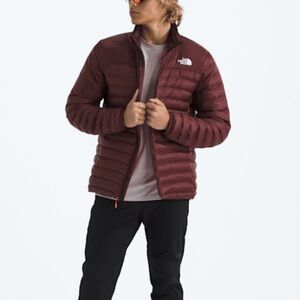 The North Face Terra Peak Jacket Burgundy Size‎ Large Used